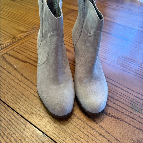 Women's Sam Edelman London Putty Heeled Ankle Boots - Picture 4 of 11